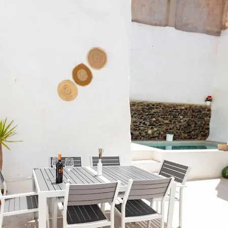Casa La Alberquilla 펜션